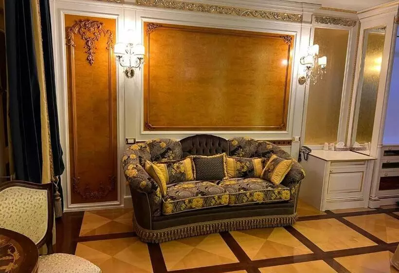 スーペリアースイート, Villa Pigalle