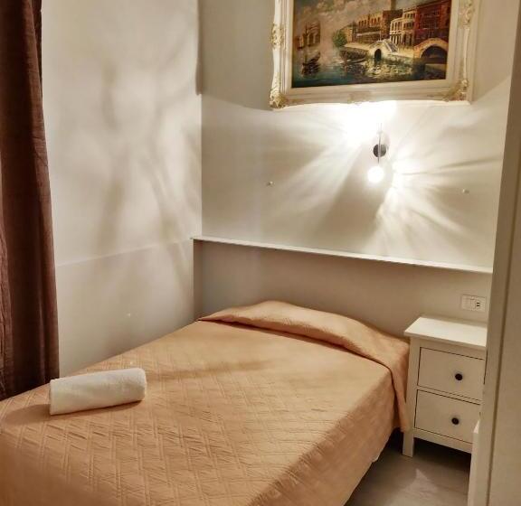 单人经济间, Villa Pigalle