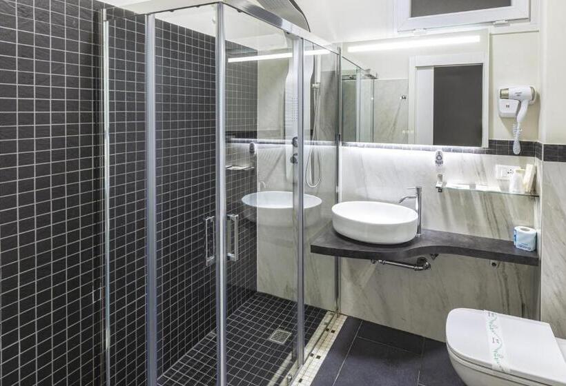 高级单人间, Villa Pigalle