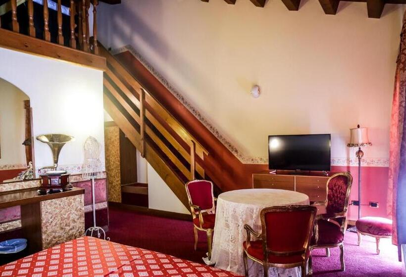 家庭套房, Villa Pigalle