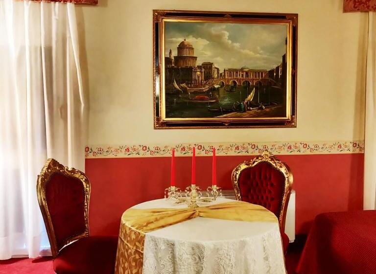 家庭套房, Villa Pigalle