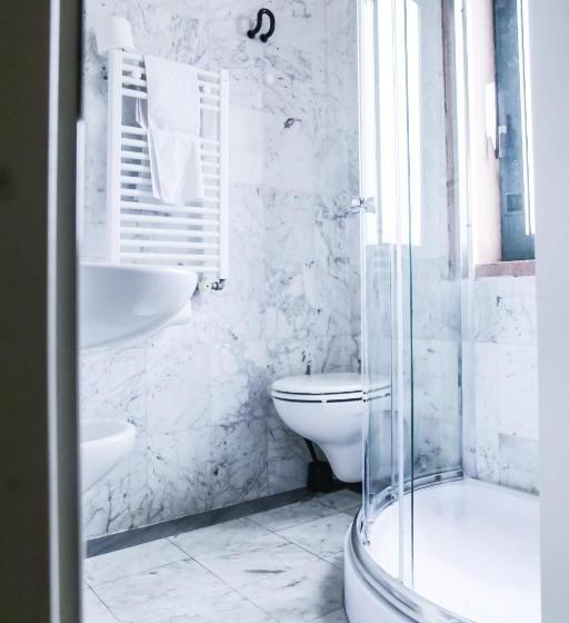 标准间带阳台, Villa Pigalle