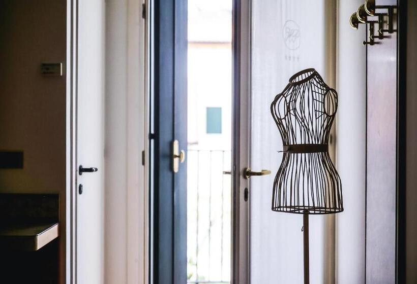 标准间带阳台, Villa Pigalle