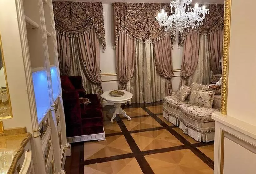 プレジデントスイートルーム, Villa Pigalle