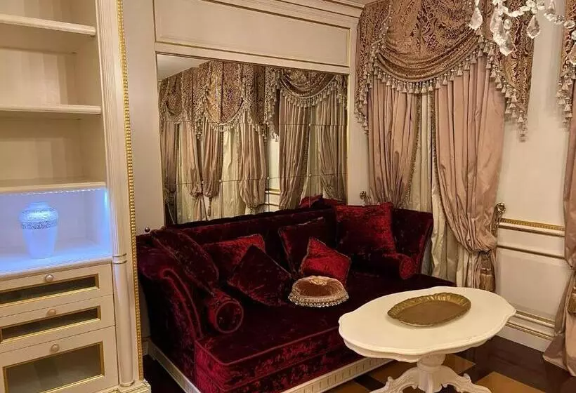 プレジデントスイートルーム, Villa Pigalle