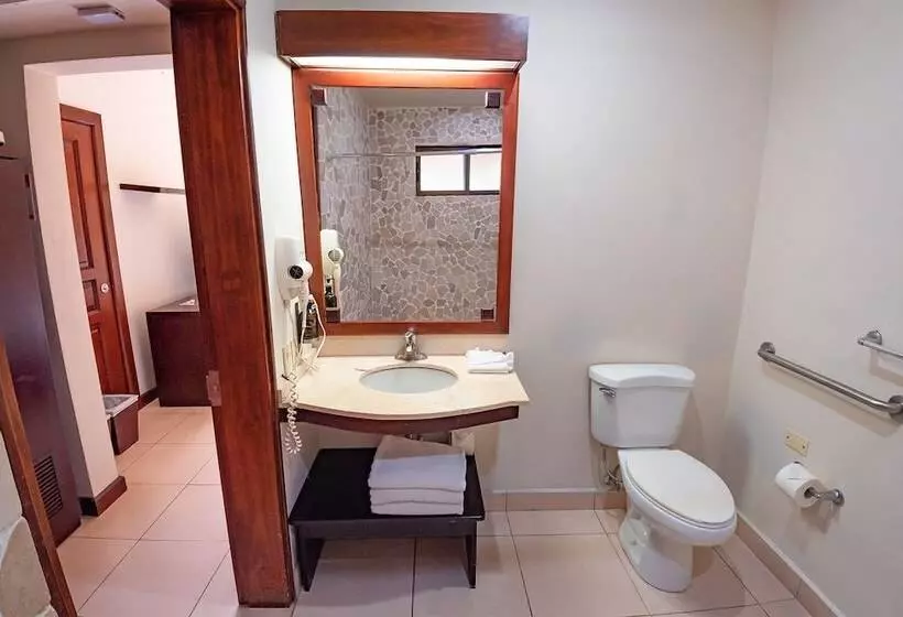 اتاق لوکس با تخت دو نفره بزرگ, Villas Sol Beach Resort