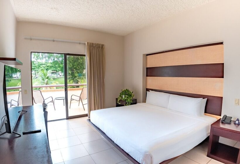 اتاق لوکس با تخت بزرگ, Villas Sol Beach Resort