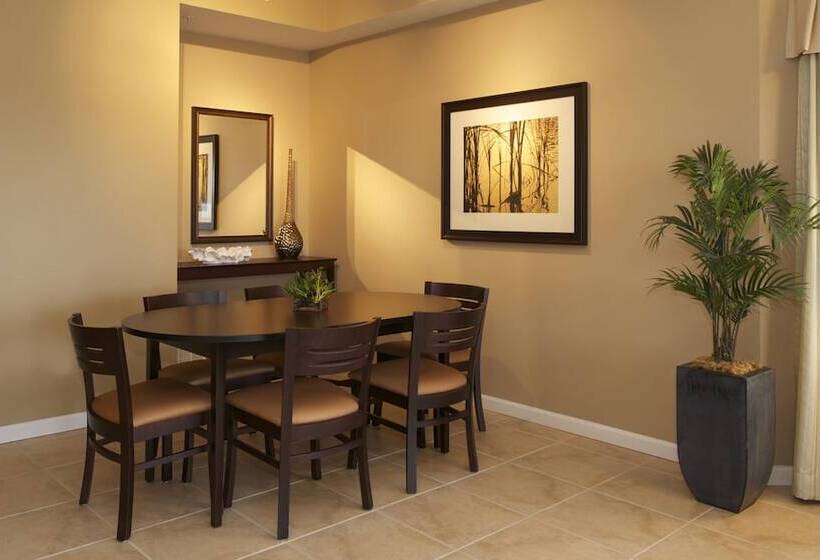 三卧高级套房, Worldquest Orlando Resort