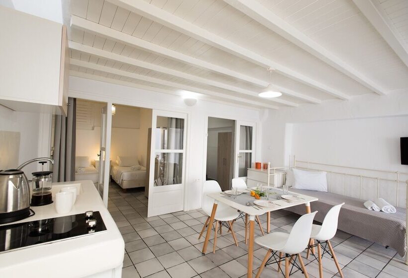 דירת שני חדרים, Madres Houses