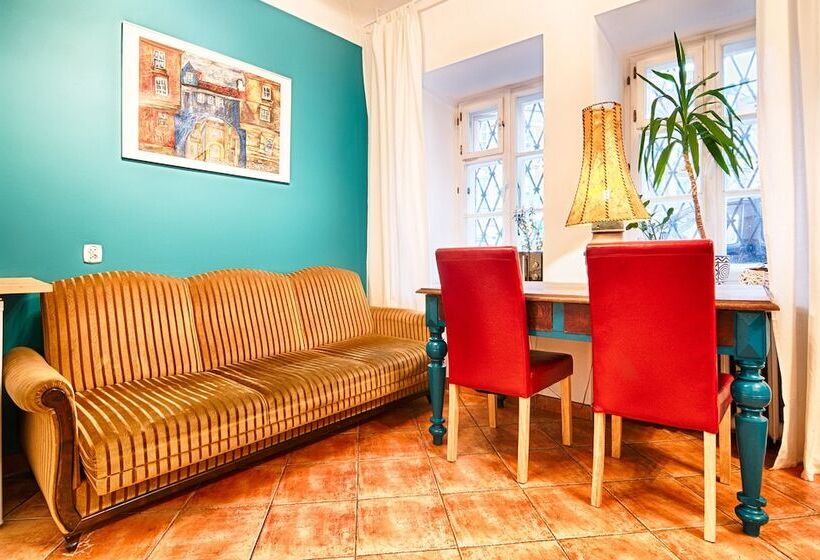 Апартаменты Basic 1 Спальня, Old Town Kanonia Hostel & Apartments