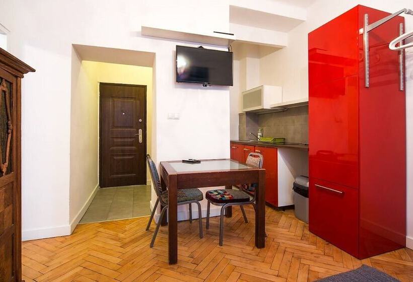 Апартаменты Basic 1 Спальня, Old Town Kanonia Hostel & Apartments
