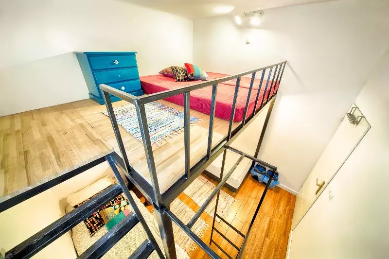 اتاق استاندارد چهارنفره با سرویس بهداشتی مشترک, Old Town Kanonia Hostel & Apartments