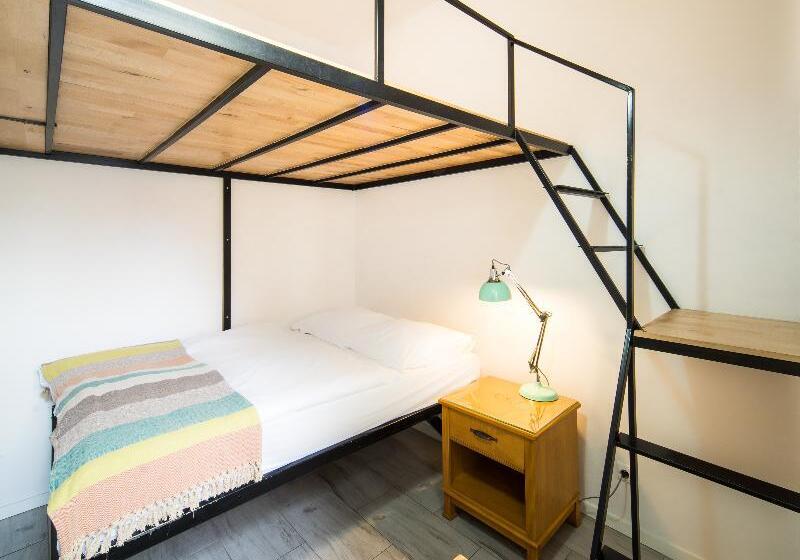 Апартаменты 2 Спальни, Old Town Kanonia Hostel & Apartments