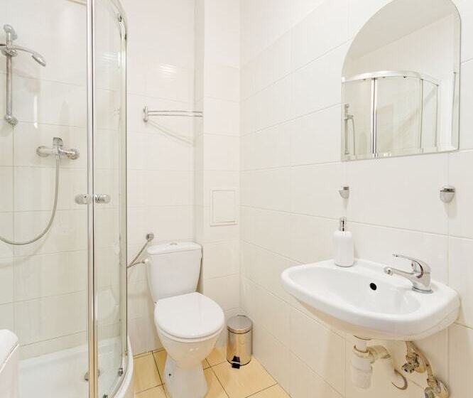 Апартаменты Basic 1 Спальня, Old Town Kanonia Hostel & Apartments