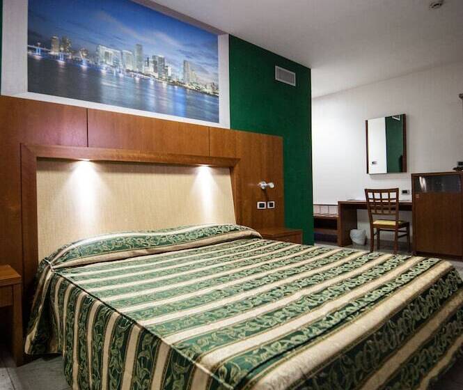 Полулюкс, Orange Motel