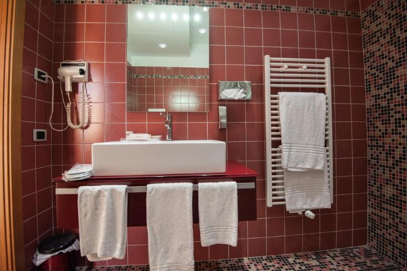 Полулюкс, Orange Motel