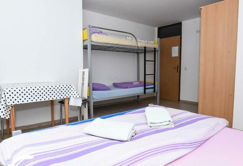 اتاق خانوادگی, Sobe Sa Kupatilom Jajce