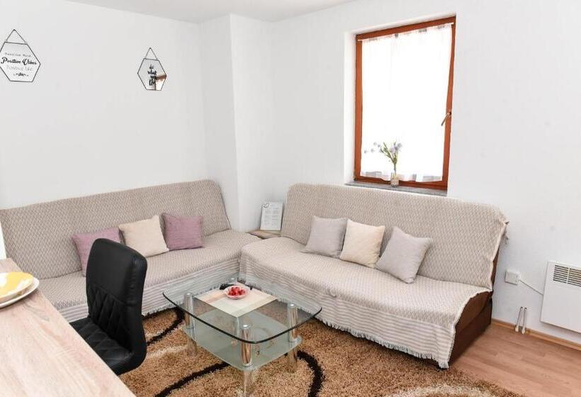 آپارتمان 1 خوابه با چشم‌انداز باغ, Sobe Sa Kupatilom Jajce