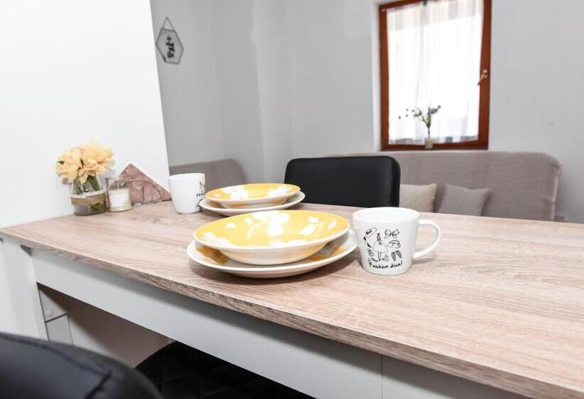 آپارتمان 1 خوابه با چشم‌انداز باغ, Sobe Sa Kupatilom Jajce