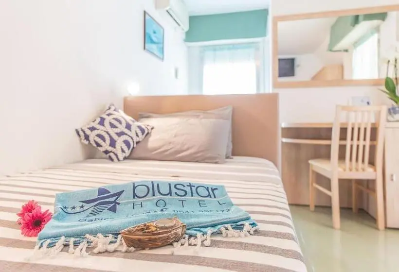 اتاق استاندارد یک نفره, Blu Star