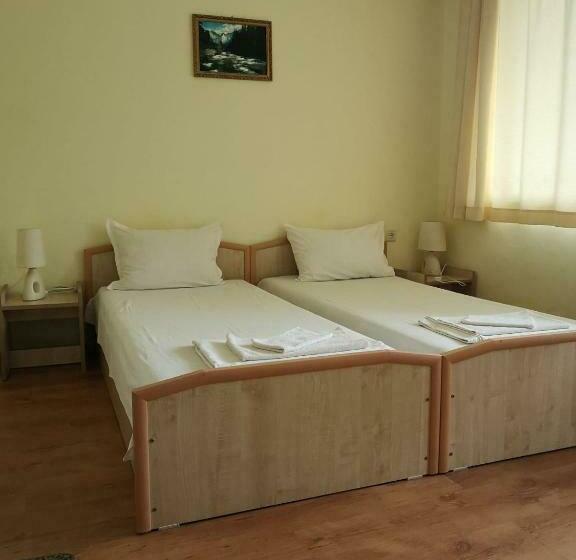 اتاق لوکس, Kovachevi House