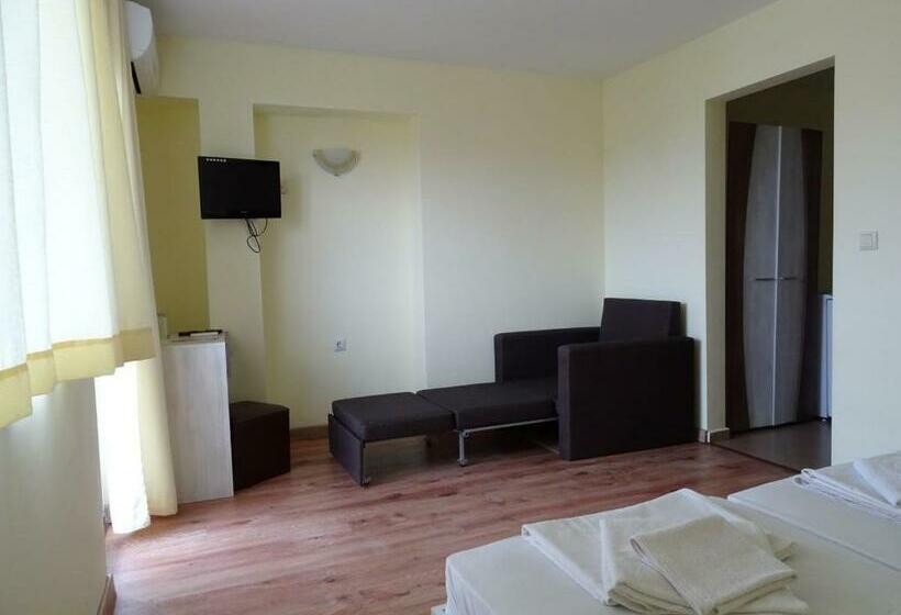 اتاق لوکس, Kovachevi House