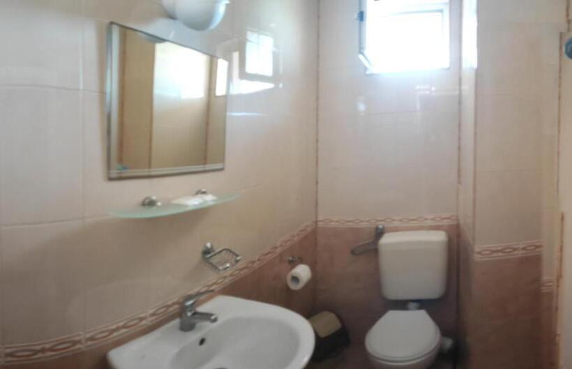 اتاق خانوادگی, Kovachevi House