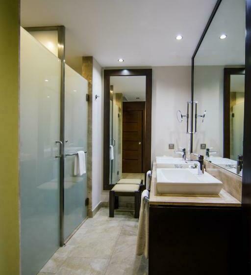 جناح جونيور بريميوم مطل على البحر, Barcelo Maya Beach  All Inclusive