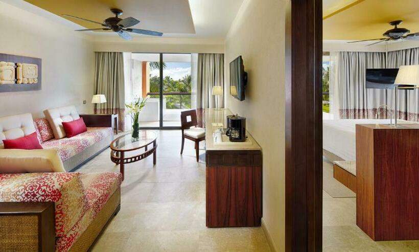 جناح بريميوم مطل علي البحر, Barcelo Maya Beach  All Inclusive