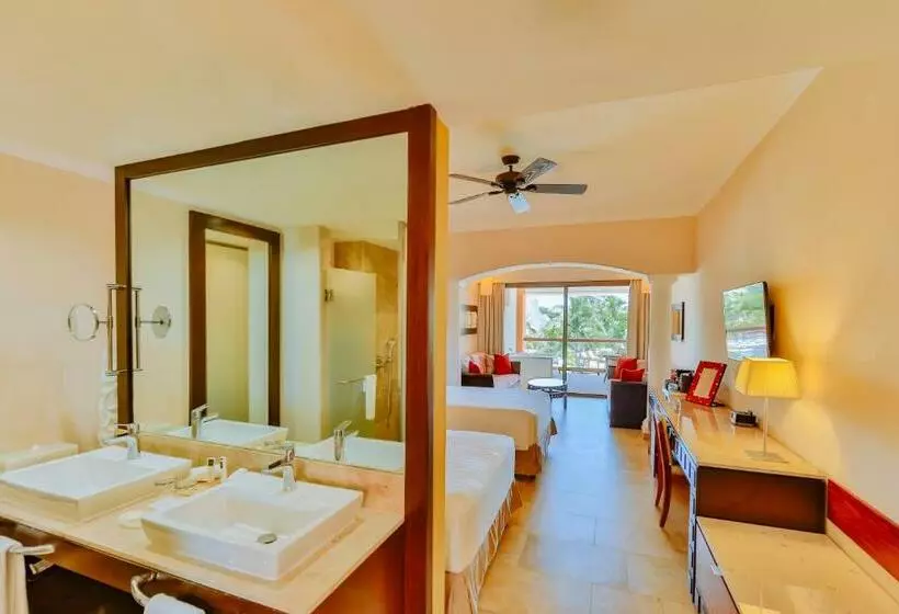 سوئیت پریمیوم با چشم‌انداز دریا, Barcelo Maya Beach  All Inclusive