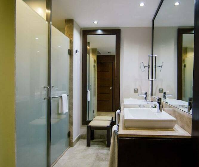 جناح جونيور بريميوم مطل على البحر, Barcelo Maya Beach  All Inclusive