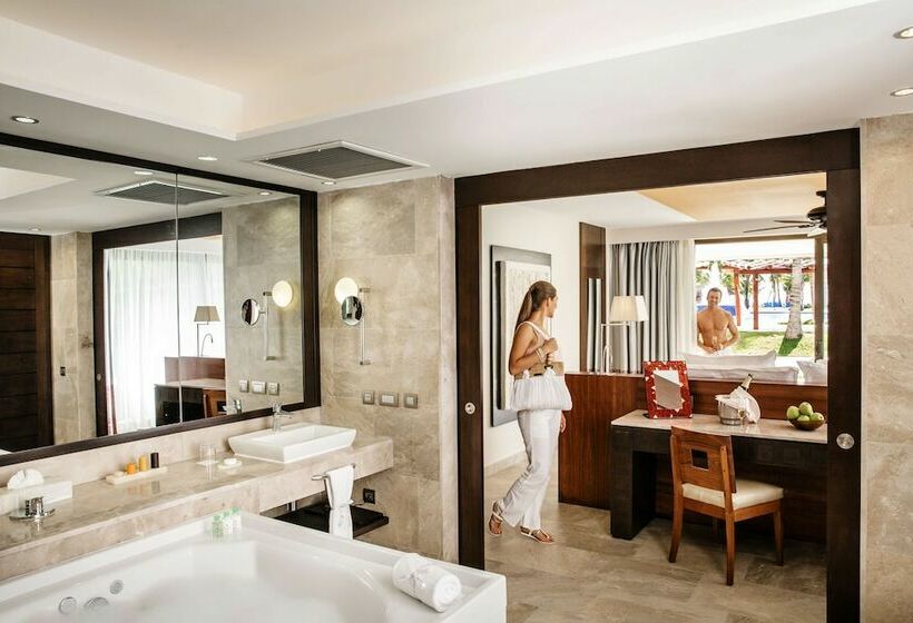 جناح بريميوم مطل علي البحر, Barcelo Maya Beach  All Inclusive