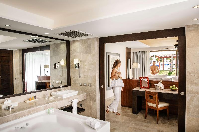 جناح بريميوم مطل علي البحر, Barcelo Maya Beach  All Inclusive