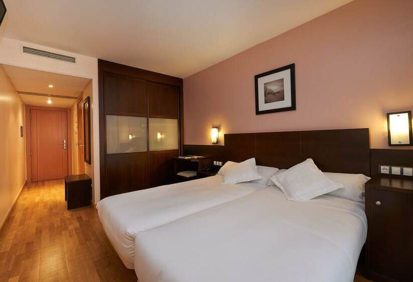 标准间, Castro Real