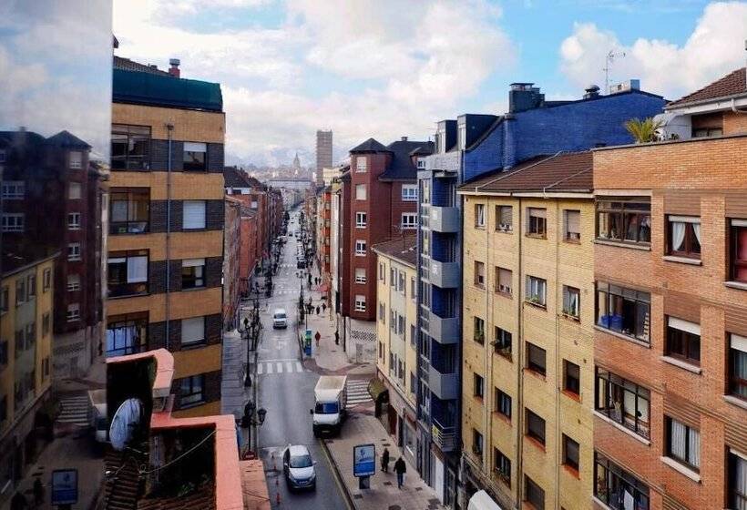 标准间, Castro Real