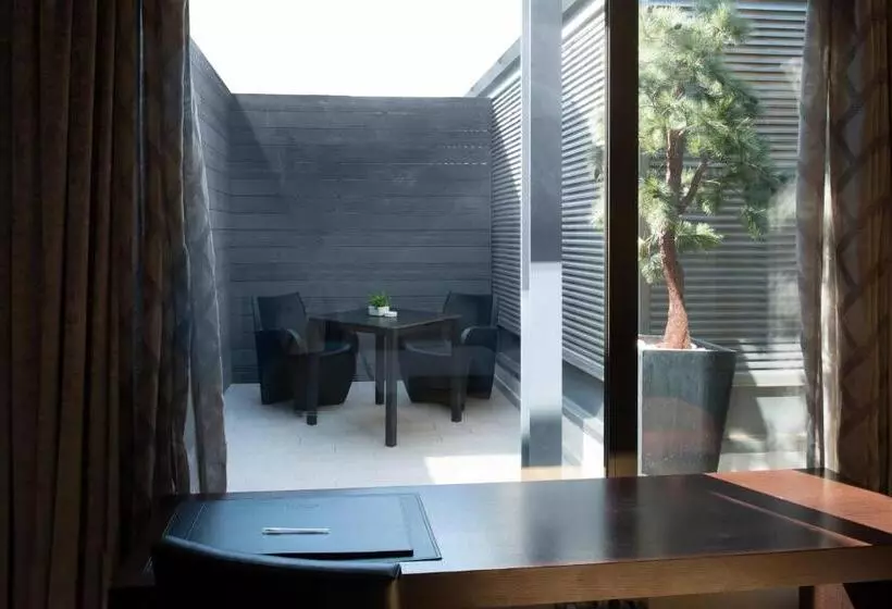 Superior Room with Terrace, Catalonia Avinyo