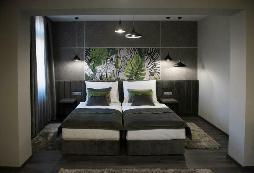 スタンダードルーム, Central