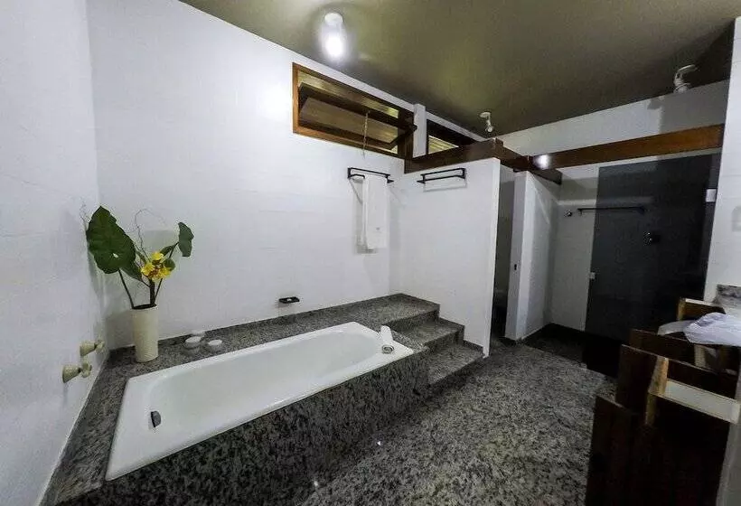 スイート, Colinas De Petropolis