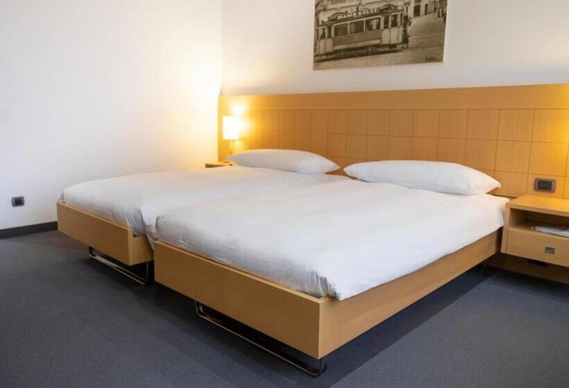 חדר סטנדרט, Coronado