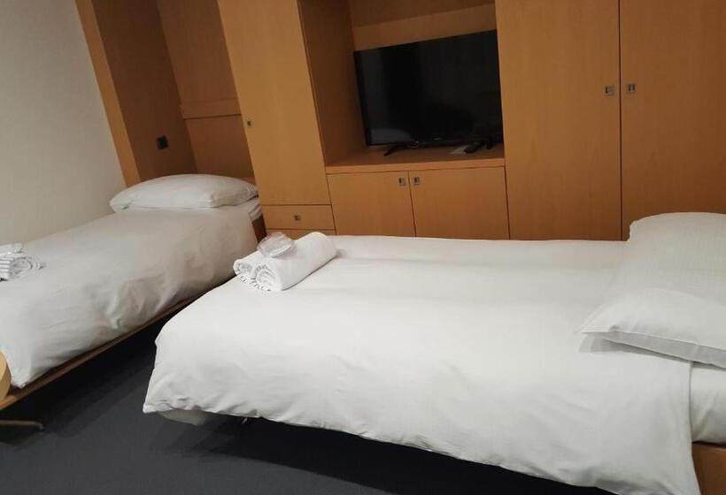 חדר קלאסי לארבעה, Coronado