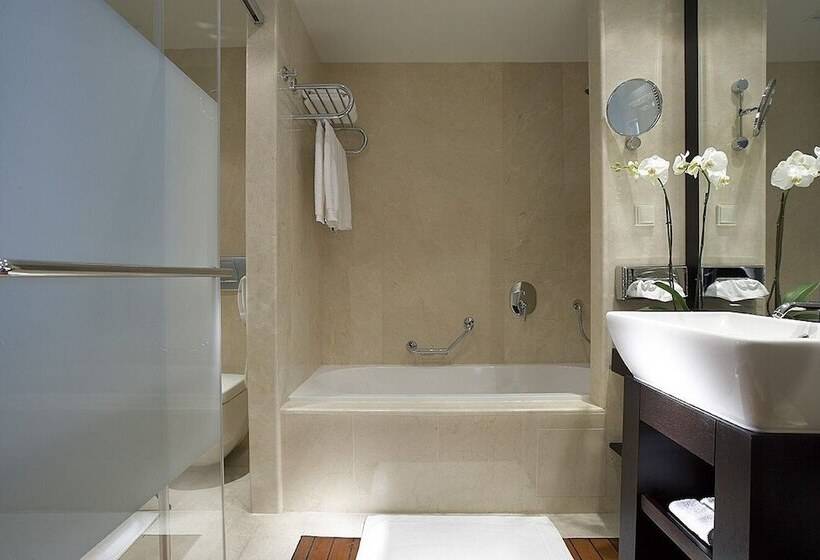 غرفة إدارية مطلة على البحر, Daios Luxury Living