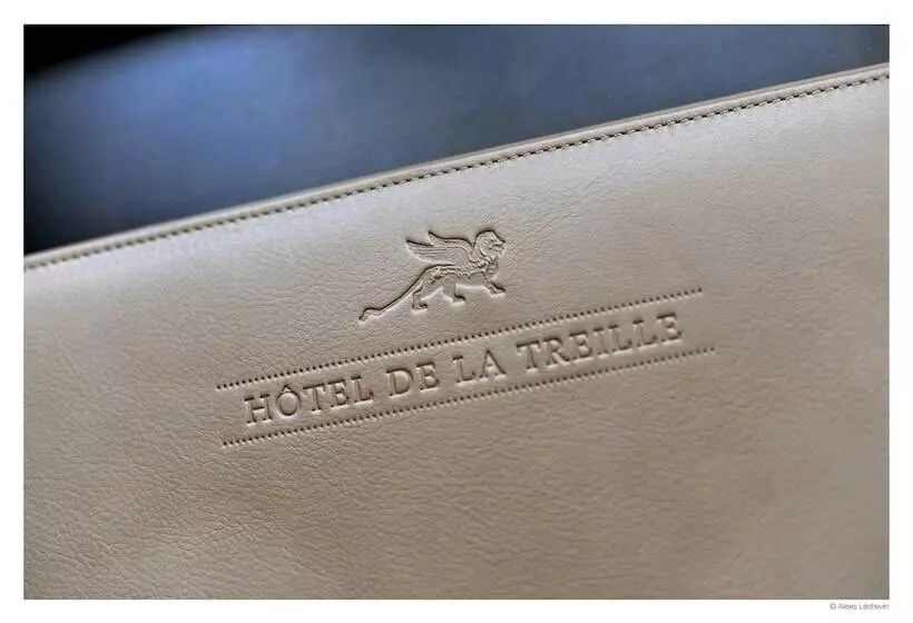 اتاق استاندارد, De La Treille