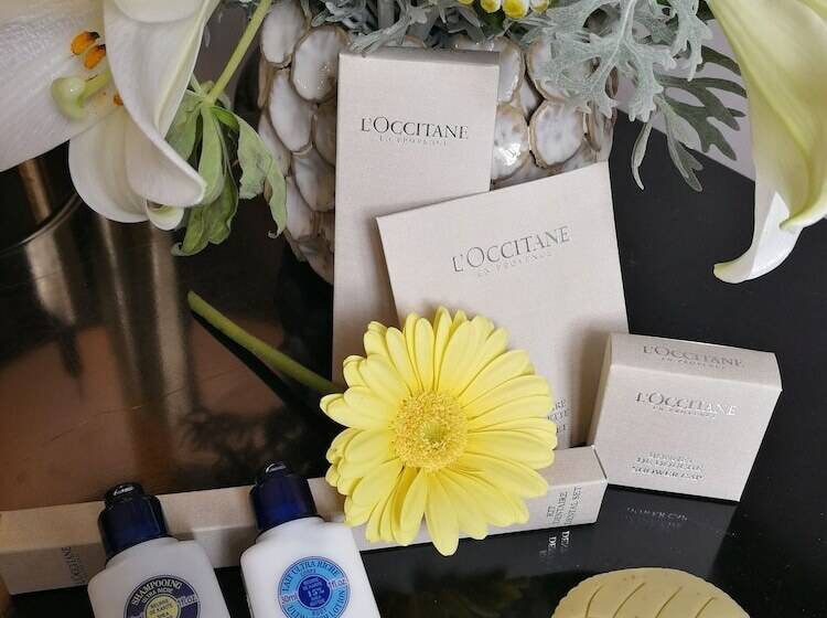 חדר סטנדרט, De La Treille