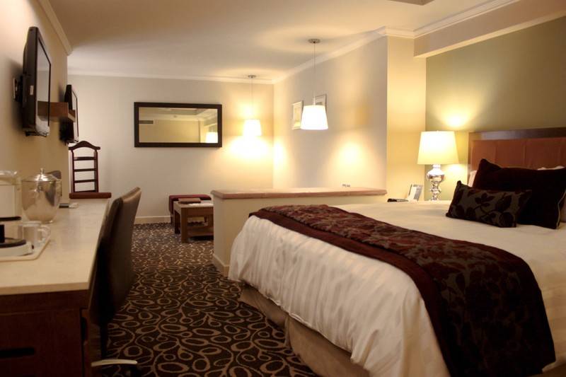 סוויטת ג'וניור, Emporio Zacatecas