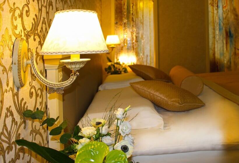 غرفة قياسية ثلاثية, Grand Hotel & Spa Tirana