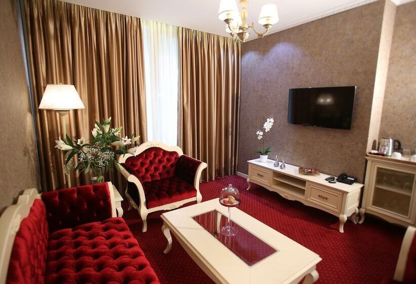 جناح مطل على المدينة, Grand Hotel & Spa Tirana