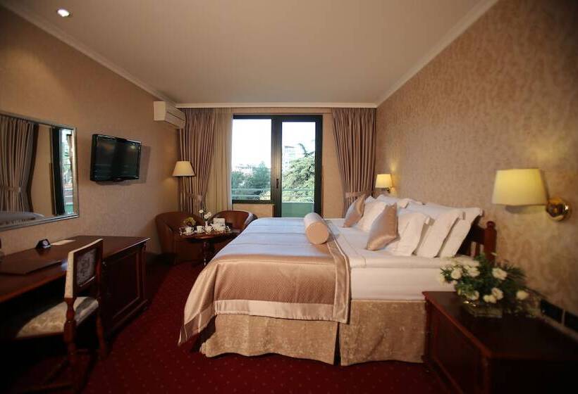 غرفة قياسية مزوَّدة بشُرفة, Grand Hotel & Spa Tirana