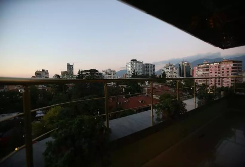 バルコニー付きスーペリアルーム, Grand Hotel & Spa Tirana
