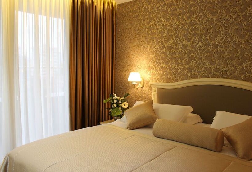 غرفة سوبيريور مزودة بشرفة, Grand Hotel & Spa Tirana