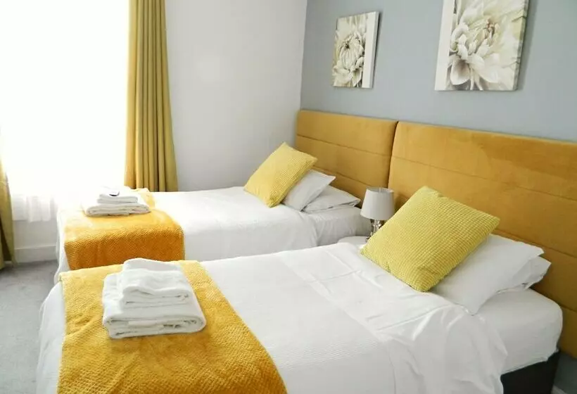 اتاق استاندارد, Kings Head Inn, Warwick